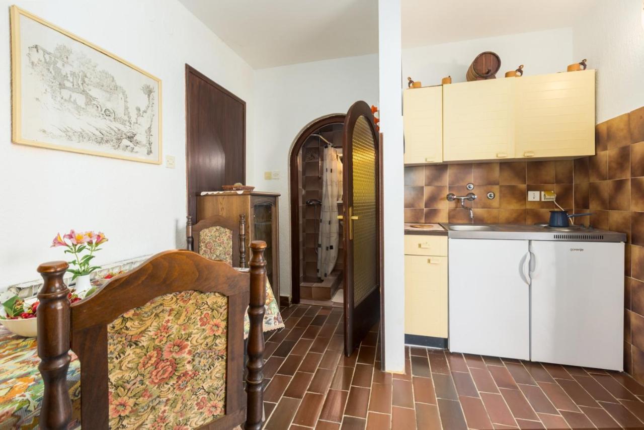 Anamarija Apartments Near The Beach And The Fantastic Adria Sea With Over 10 Small Islands Close By Funtana Exteriér fotografie